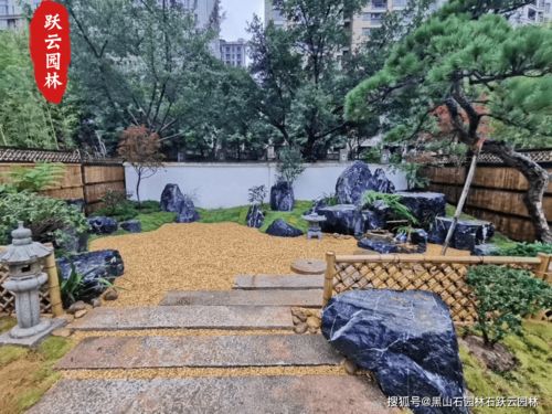 庭院假山景观设计 黑山石的魅力与应用